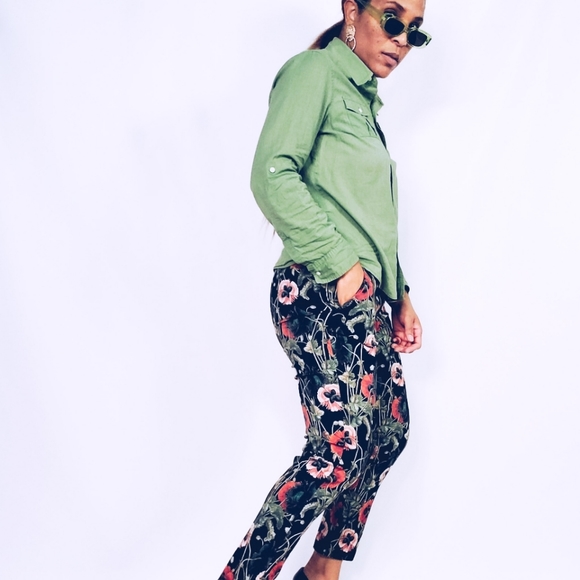 H&M Pants - Floral Crop Pants